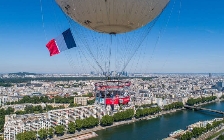 可樂旅遊獨家規劃！巴黎市區搭乘世界上最大的熱氣球「Ballon de Paris Generali」。（圖／可樂旅遊提供）