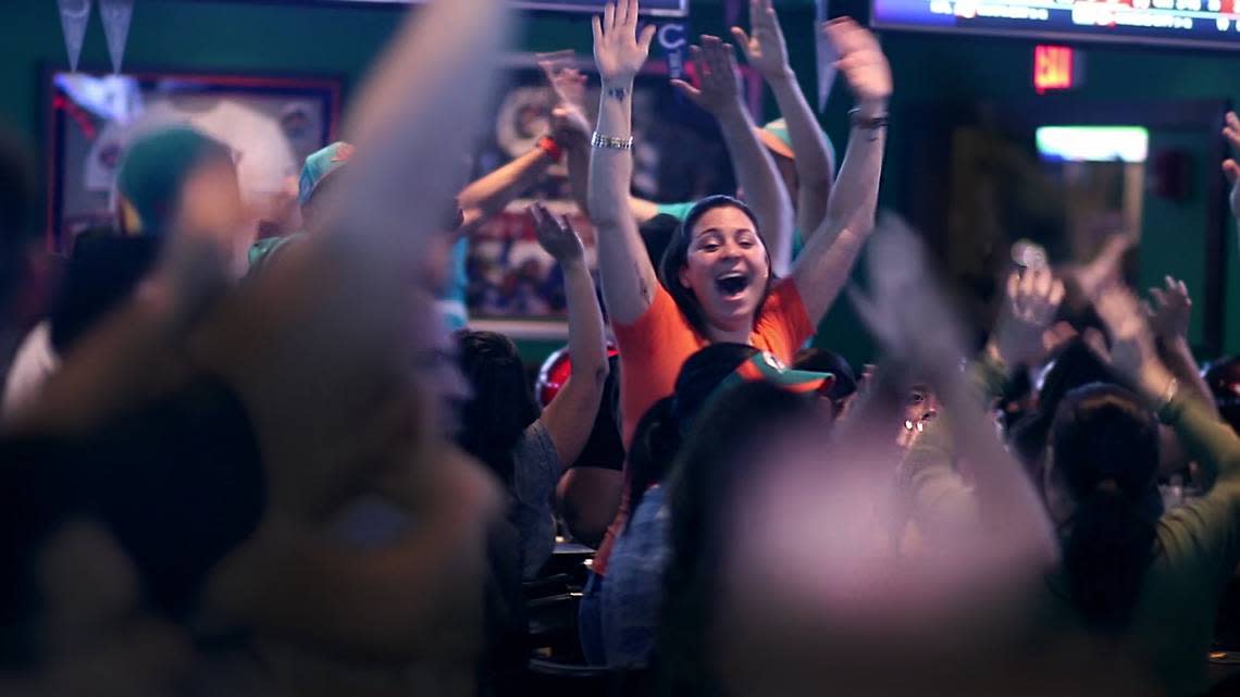 Fans at Duffy’s Sports Grill in Kendall and North Miami Beach will be able to watch both Heat and Panthers playoff games this week. The restaurant and sports bar is big enough to accommodate both sets of fans.
