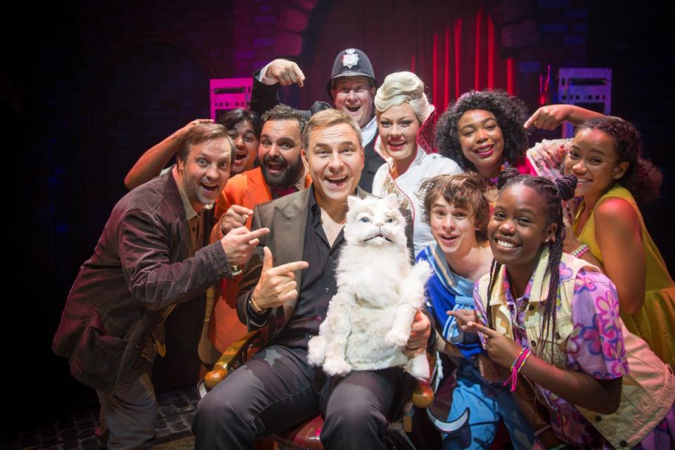 David Walliams poses with the cast of Demon Dentist following an earlier run in Manchester (Jack Swain)