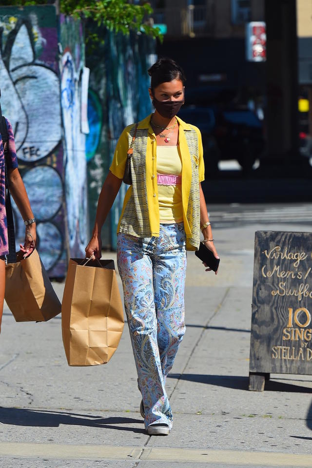 Bella Hadid Proved She's The Queen Of Vintage Bags During Fashion