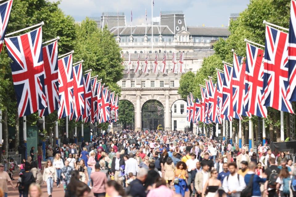 Crowds flock to The Mall near Buckingham Palace (James Manning/PA) (PA Wire)