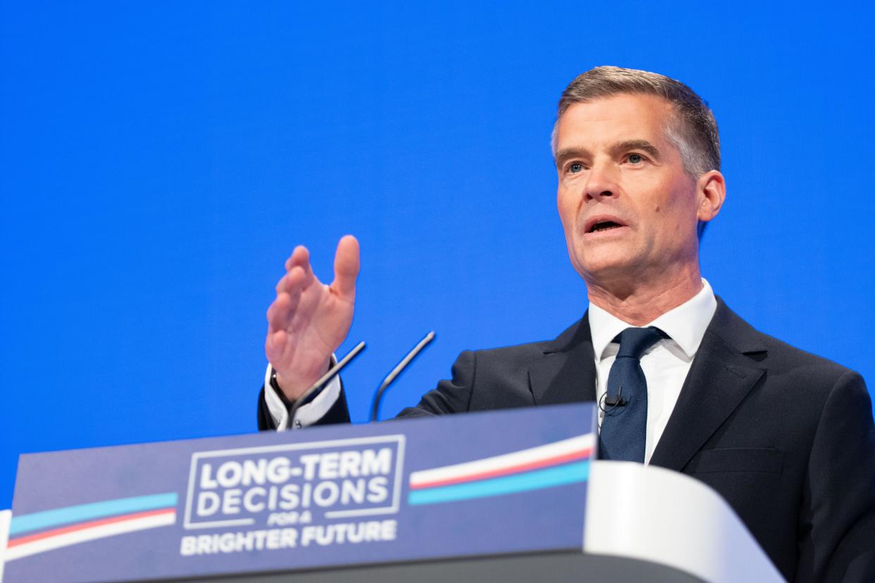 Manchester, UK. 02nd Oct, 2023. 02nd Oct, 2023. Mark Harper secretary state for transport  at the 2nd day of the Conservative conference 2023 Manchester UK Picture: garyroberts/worldwidefeatures.com Credit: GaryRobertsphotography/Alamy Live News