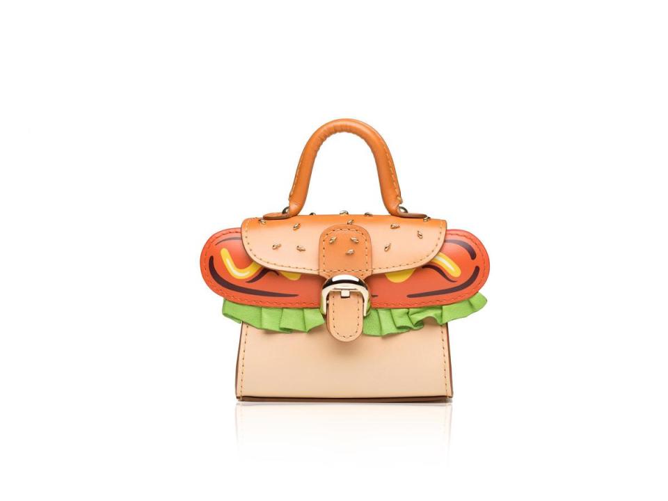 代表紐約的Miniatures Big Apple Burger Queen裝飾包袋 NT$40,000 Delvaux。（Delvaux提供）