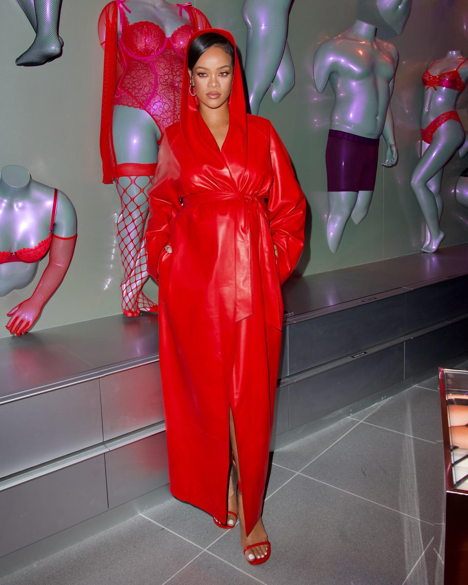 Rihanna was an early adopter of the hood trend. (Shutterstock)
