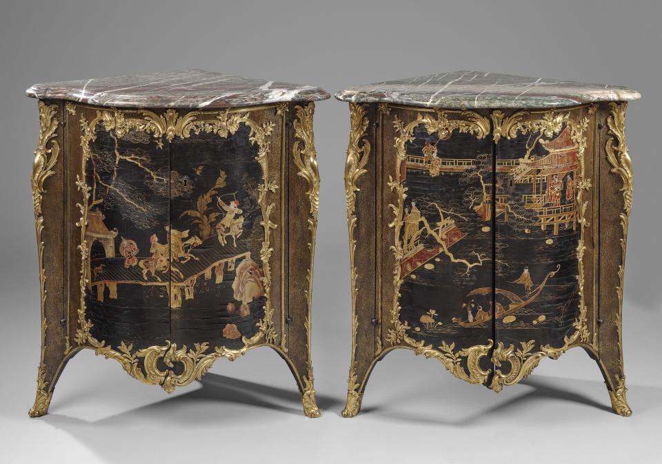 Röbbig München, Pair of Ormolu Mounted Encoignures by Jacques Dubois