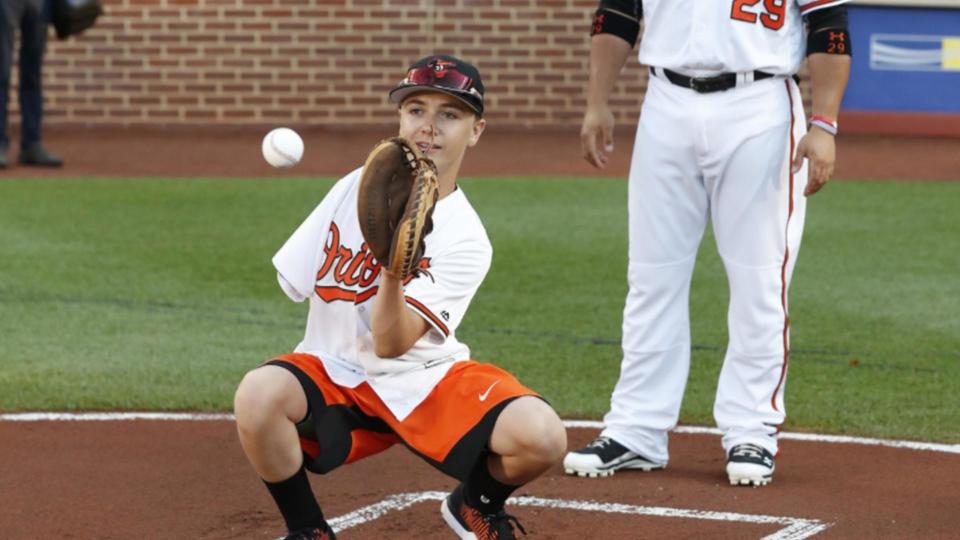 Watch as 14-year-old Luke Terry, who’s a one-armed catcher from Tennessee, throws out the first pitch at Wednesday’s Orioles game.