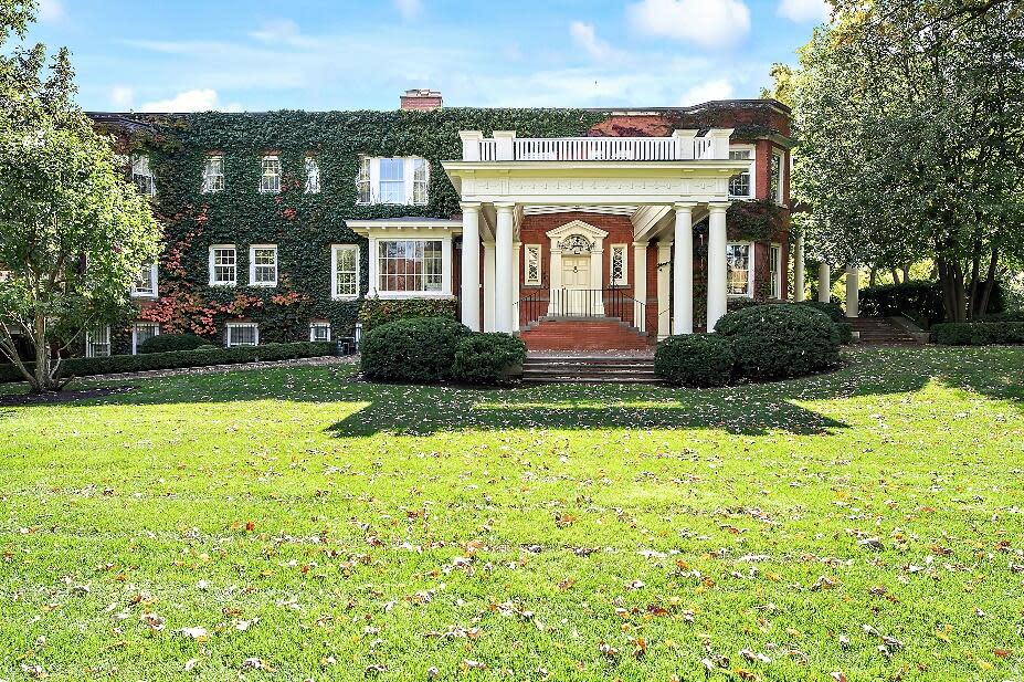 House Beautiful’s 2023 Whole Home restoration project is a restored 13,000-square-foot historic landmark property in Hinsdale, Illinois