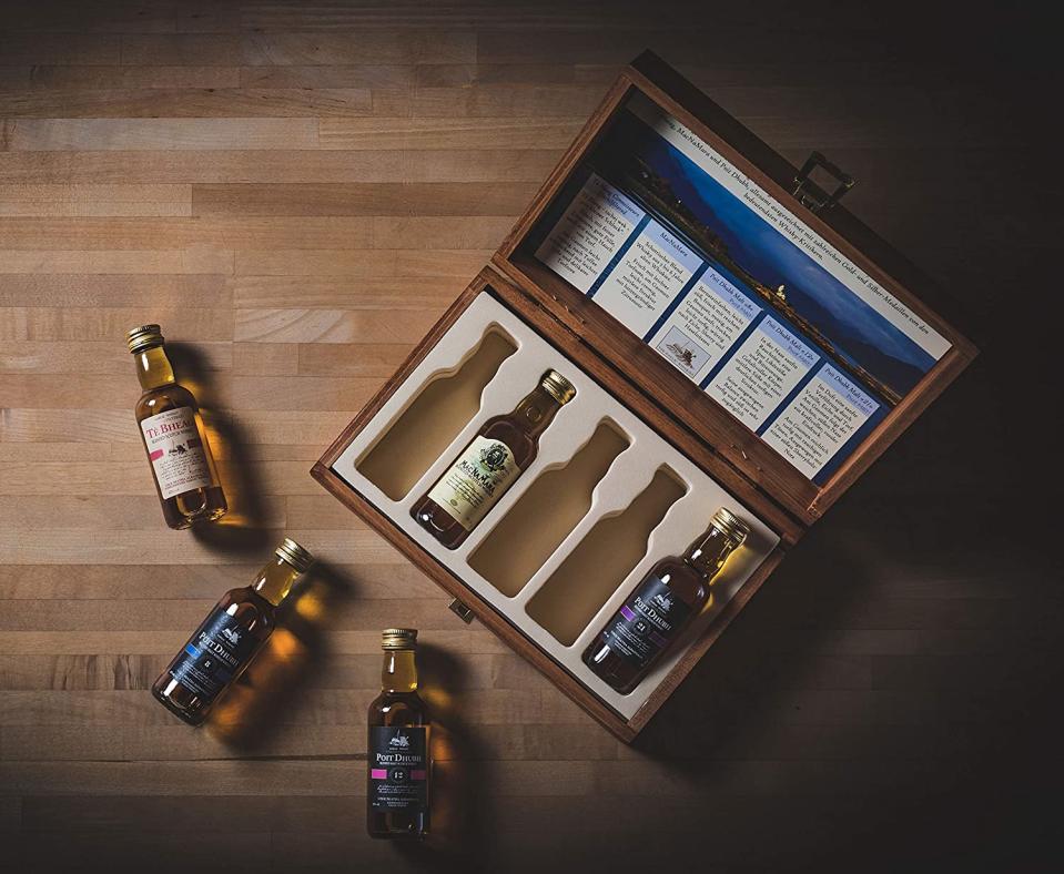 Dieses Whiskey-Set ist etwas für Genießer (Bild: Amazon)