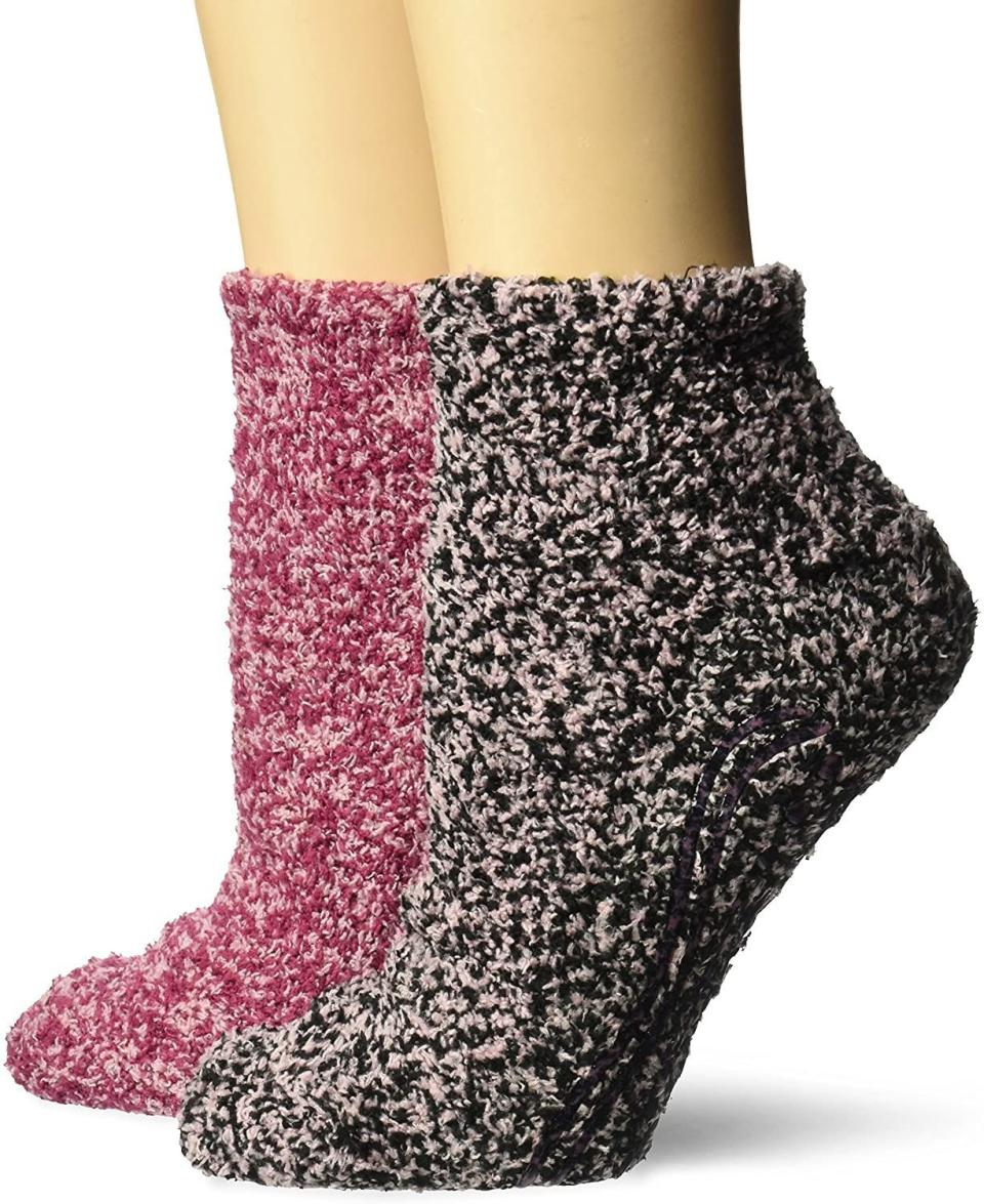 12) Women's 2 Pack Soothing Spa Fuzzy Socks