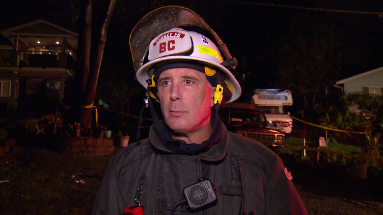 Neighbours help rescue woman from Surrey house fire that displaces family of 5