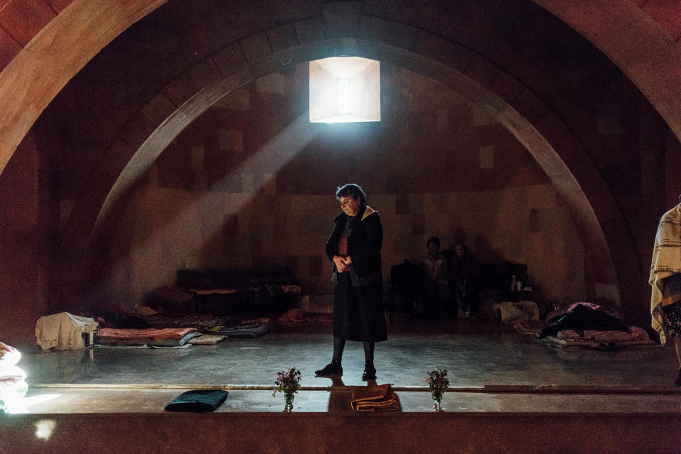 Civilians gather in the basement of a building used as a bomb shelter in Stepanakert.<span class="copyright">Emanuele Satolli</span>