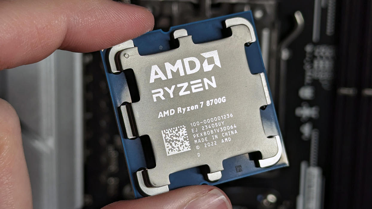  AMD Ryzen 7 8700G. 