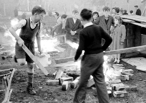 <span class="caption">Lollard adventure playground, Lambeth, London, 1955.</span> <span class="attribution"><a class="link " href="https://www.flickr.com/photos/22326055@N06/31293808237" rel="nofollow noopener" target="_blank" data-ylk="slk:theirhistory | flickr;elm:context_link;itc:0;sec:content-canvas">theirhistory | flickr</a>, <a class="link " href="http://creativecommons.org/licenses/by-nc-sa/4.0/" rel="nofollow noopener" target="_blank" data-ylk="slk:CC BY-NC-SA;elm:context_link;itc:0;sec:content-canvas">CC BY-NC-SA</a></span>