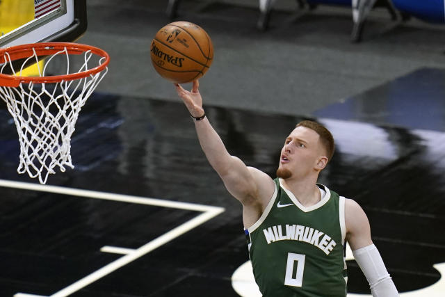 Bucks: Select point guard Donte DiVincenzo from Villanova in NBA Draft