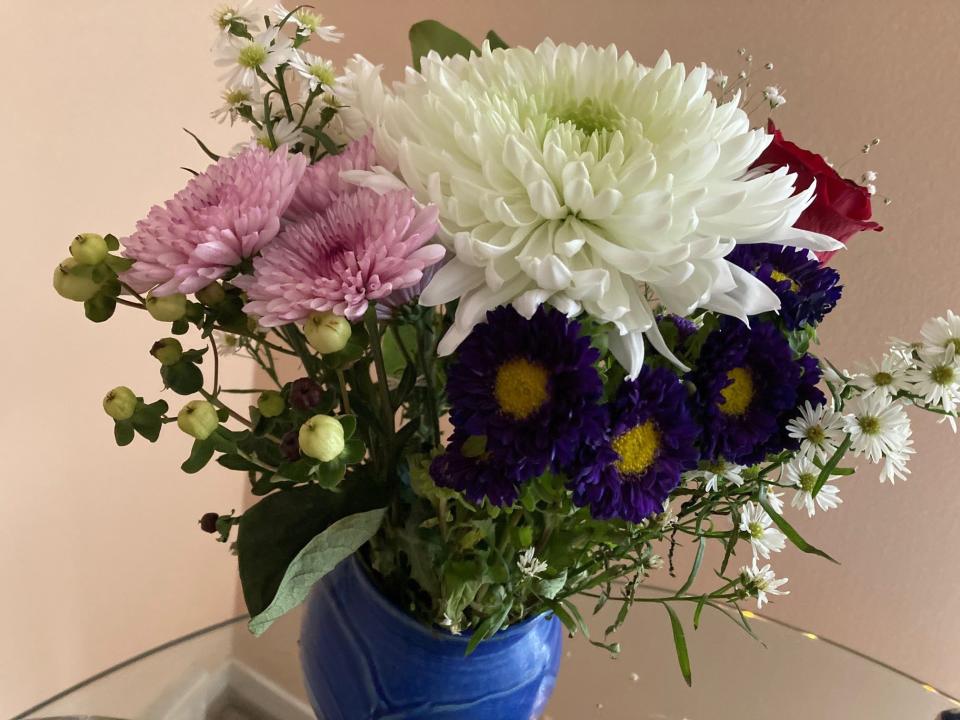 Some flowers never arrive -- and consumers can't get anyone on the phone to give them a refund -- after ordering through some online outfits, according to complaints made to the Better Business Bureau and the AARP Fraud Watch Network