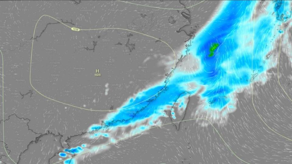 11日下午的歐洲模式降雨分布模擬，指出會有一到結構完整的鋒面掃過台灣上空。（圖／翻攝台灣颱風論壇｜天氣特急）