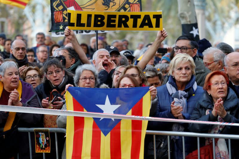 FILE PHOTO: Spain's Sanchez promises dialogue on Catalonia if wins confirmation vote