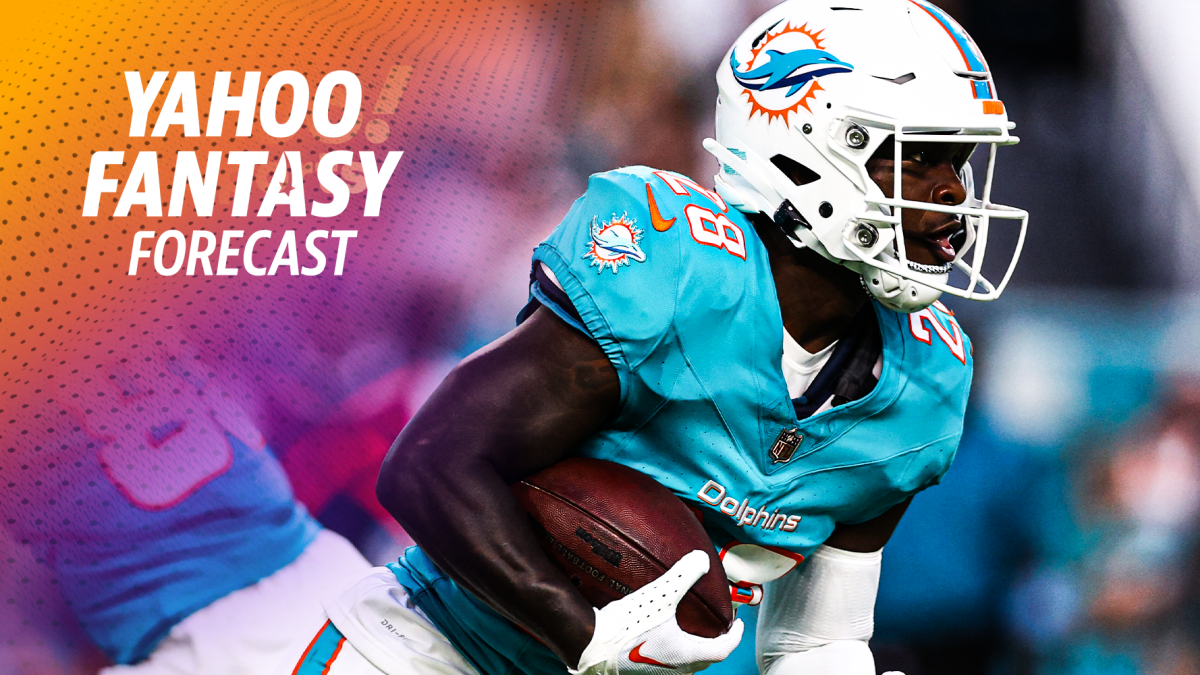 How is De’Von Achane performing at WR for the Dolphins? | Yahoo Fantasy Forecast