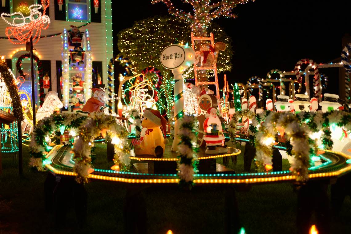 ABC’s “The Great Christmas Light Fight” features families and neighborhoods from across America decorating their homes to the extreme for Christmas with a total of $300,000 in prizes ($50,000 per episode) up for grabs.