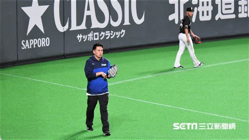 王柏融（右）新球季有新翻譯，蕭一傑已離開日本火腿。（資料照／記者王怡翔攝影）