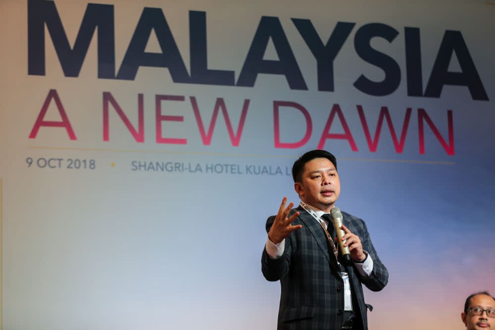 Darell Leiking speaks during the ‘Malaysia: A New Dawn’ economic forum in Kuala Lumpur October 9, 2018. — Picture by Ahmad Zamzahuri