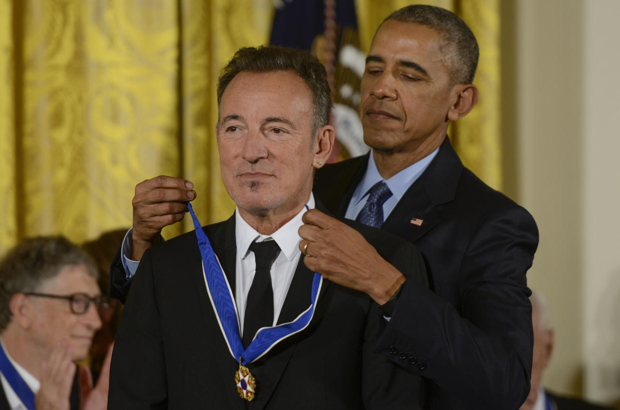 WASHINGTON, DC - NOVEMBER 22:  President Obama presents Bruce Springsteen with the 2016 Presidential Medal Of Freedom at the White House on November 22, 2016 in Washington, DC.  (Photo by Leigh Vogel/WireImage)