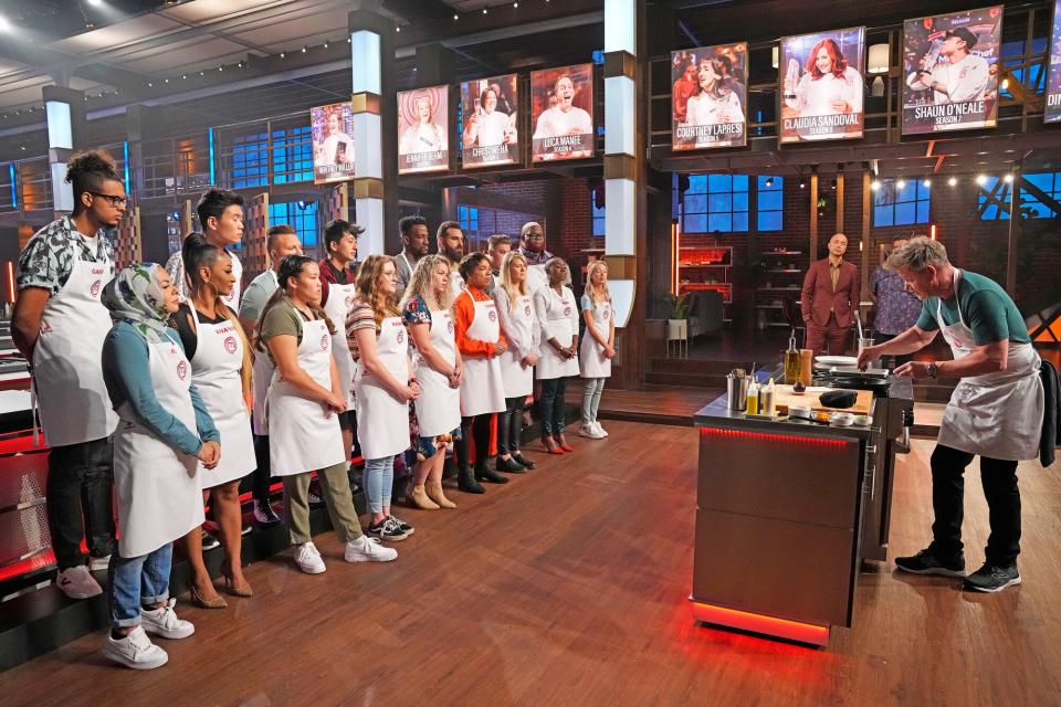 L-R: Contestants with Gordon Ramsay in the “Back to Win: Gordon Ramsay Loves Vegans!” episode airing Wednesday, July 13