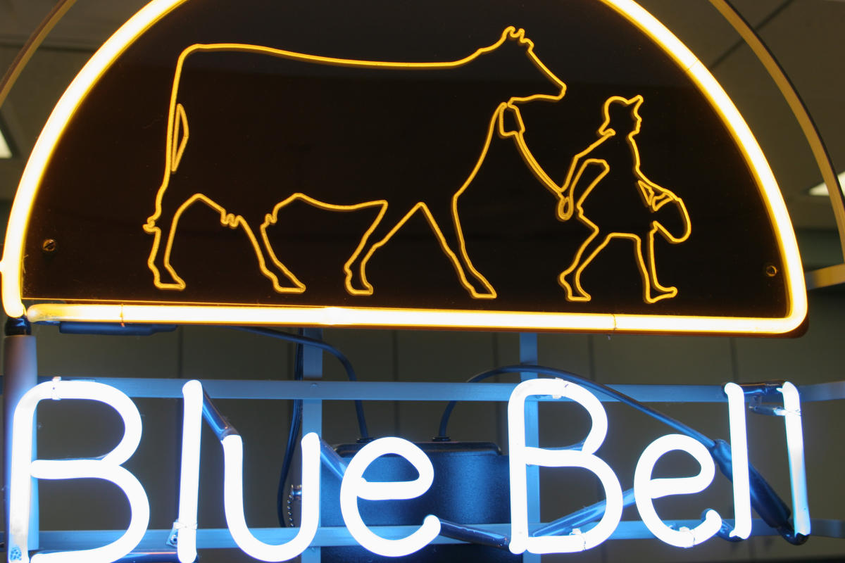 Blue Bell Debuts Cookie Cake Ice Cream Flavor Video 