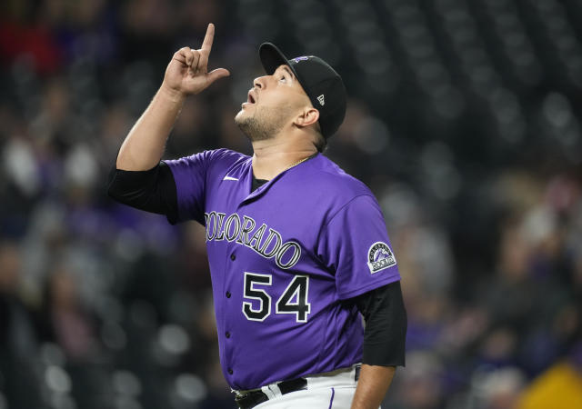 C.J. Cron blasts two three-run homers to lift Rockies over D-Backs