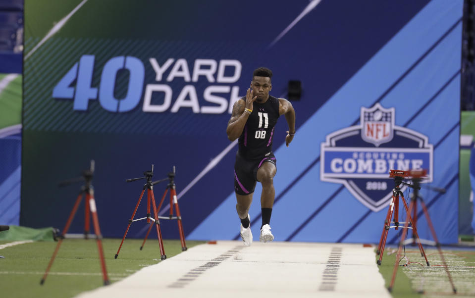 Tennessee defensive back Rashaan Gaulden runs the 40-yard dash during the NFL football scouting combine, Monday, March 5, 2018, in Indianapolis. (AP Photo/Darron Cummings)