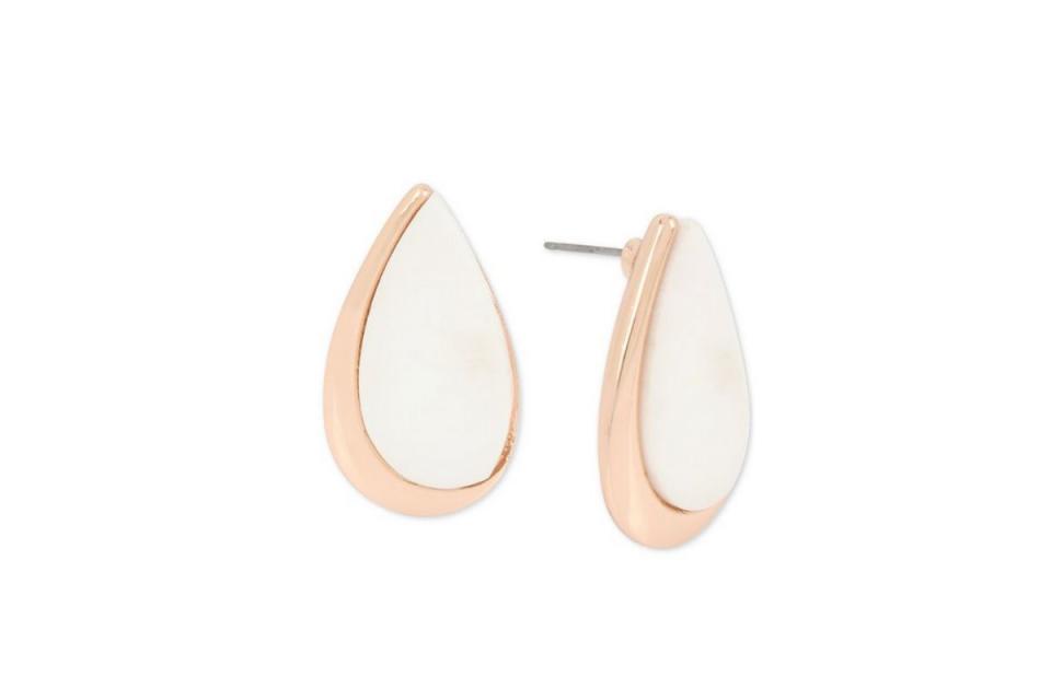 <strong><a href="https://www.macys.com/shop/product/robert-lee-morris-soho-teardrop-stud-earrings?ID=5992265&amp;CategoryID=55285&amp;isDlp=true#fn=sp%3D1%26spc%3D171%26ruleId%3D78%7CBOOST%20ATTRIBUTE%7CBOOST%20SAVED%20SET%26kws%3Dteardrop%20earrings%26searchPass%3DallMultiMatchWithSpelling%26slotId%3D18" target="_blank" rel="noopener noreferrer">Get the Robert Lee Morris Soho teardrop studs for $9.56</a></strong>