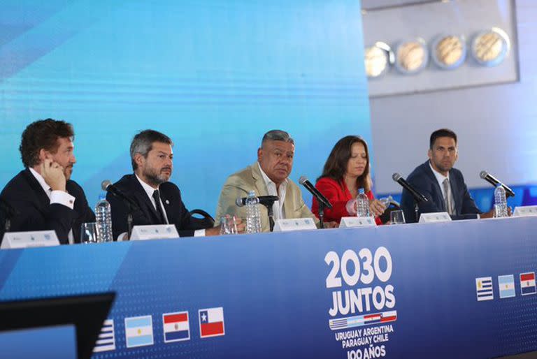 Se lanzó oficialmente la candidatura de Argentina, Uruguay, Chile y Paraguay para el Mundial 2030. Estuvieron presentes el presidente del ente rector del fútbol argentino, Claudio "Chiqui" Tapia; el ministro de Turismo y Deportes, Matías Lammens; el presidente de la Conmebol, Alejandro Domínguez, así como autoridades de la Asociación Uruguaya de Fútbol, la Asociación Paraguaya de Fútbol y de la Federación de Fútbol de Chile.