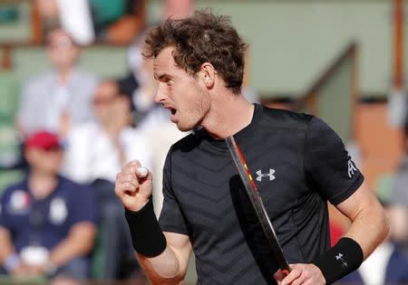 Andy Murray of Britain reacts during the men's singles match against Facundo Arguello of Argentina at the French Open tennis tournament at the Roland Garros stadium in Paris, France, May 25, 2015. REUTERS/Jean-Paul Pelissier