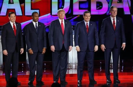 Republican U.S. presidential candidates (L-R) Senator Marco Rubio, Dr. Ben Carson, businessman Donald Trump, Senator Ted Cruz and former Governor Jeb Bush pose before the start of the Republican presidential debate in Las Vegas, Nevada December 15, 2015. REUTERS/Mike Blake