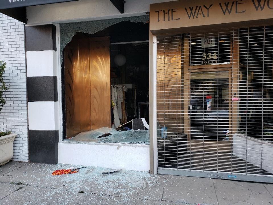 Looters broke into vintage store The Way We Wore in La Brea, Los Angeles on Saturday evening (Photo: Doris Raymond)