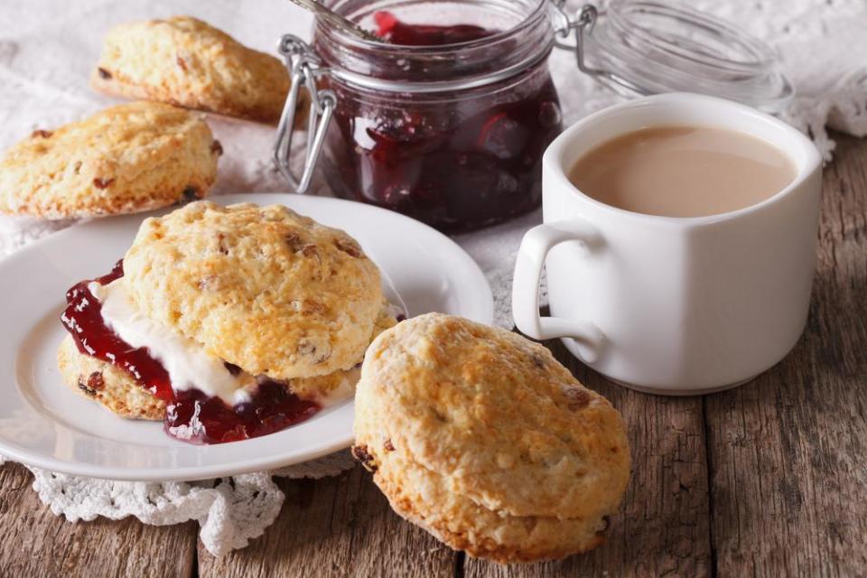 1937: Biscuits and Jam