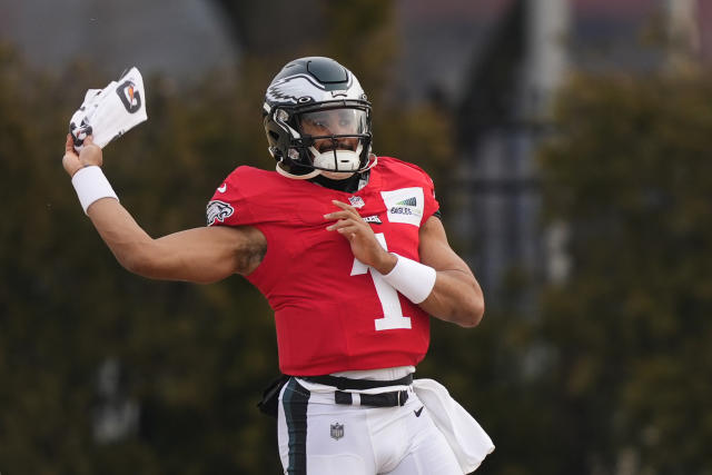 Jalen Hurts injury update: When will Eagles QB play again after sprained  shoulder? - DraftKings Network