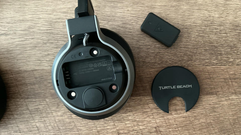 Turtle Beach Stealth Pro magnetic cover open and battery removed