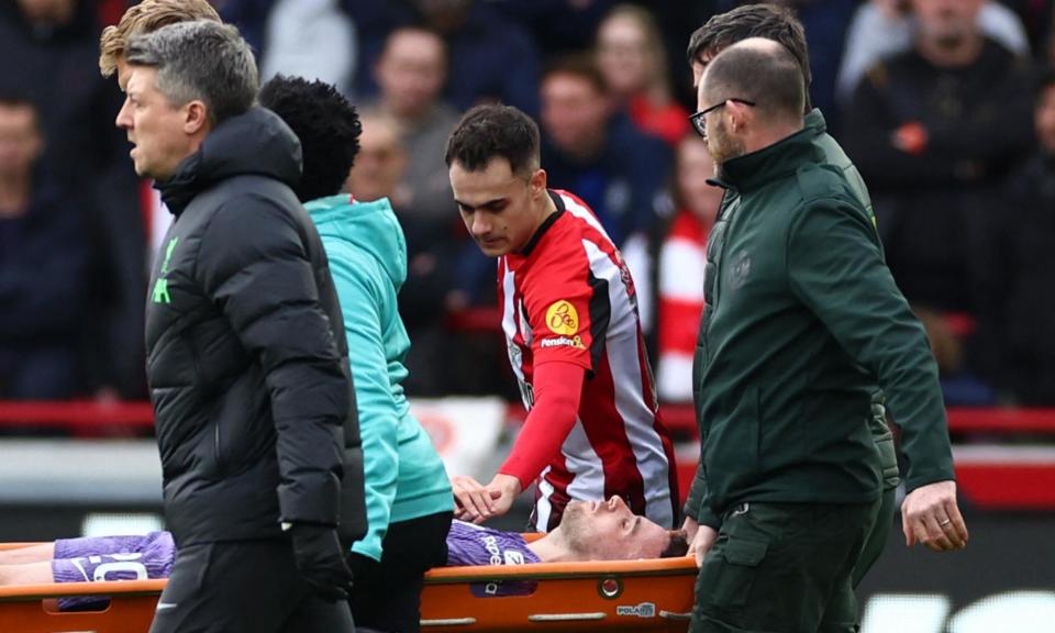 <span>Diogo Jota is carried off on a stretcher at Brentford.</span><span>Photograph: Andrew Boyers/Action Images/Reuters</span>