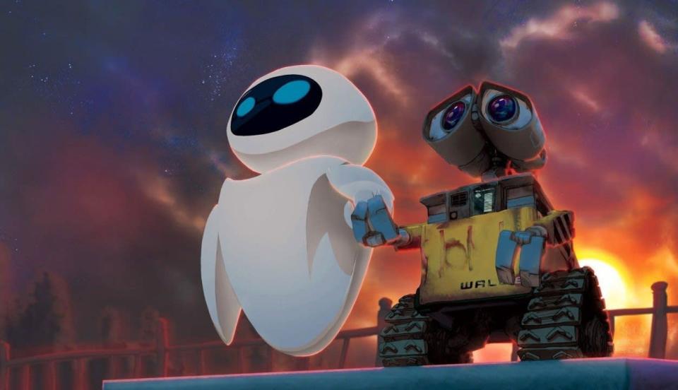 'Wall-e’ (2008) é um dos momentos mais poéticos do cinema recente. Com menos diálogos que o normal nos filmes do estúdio, ele se concentra em um futuro distante no qual a Terra foi abandonada e um robô que recolhe lixo se apaixona e acaba entrando numa aventura. Vencedor do Oscar de melhor animação e indicado nas categorias roteiro original, canção, trilha sonora, edição de som e mixagem de som.