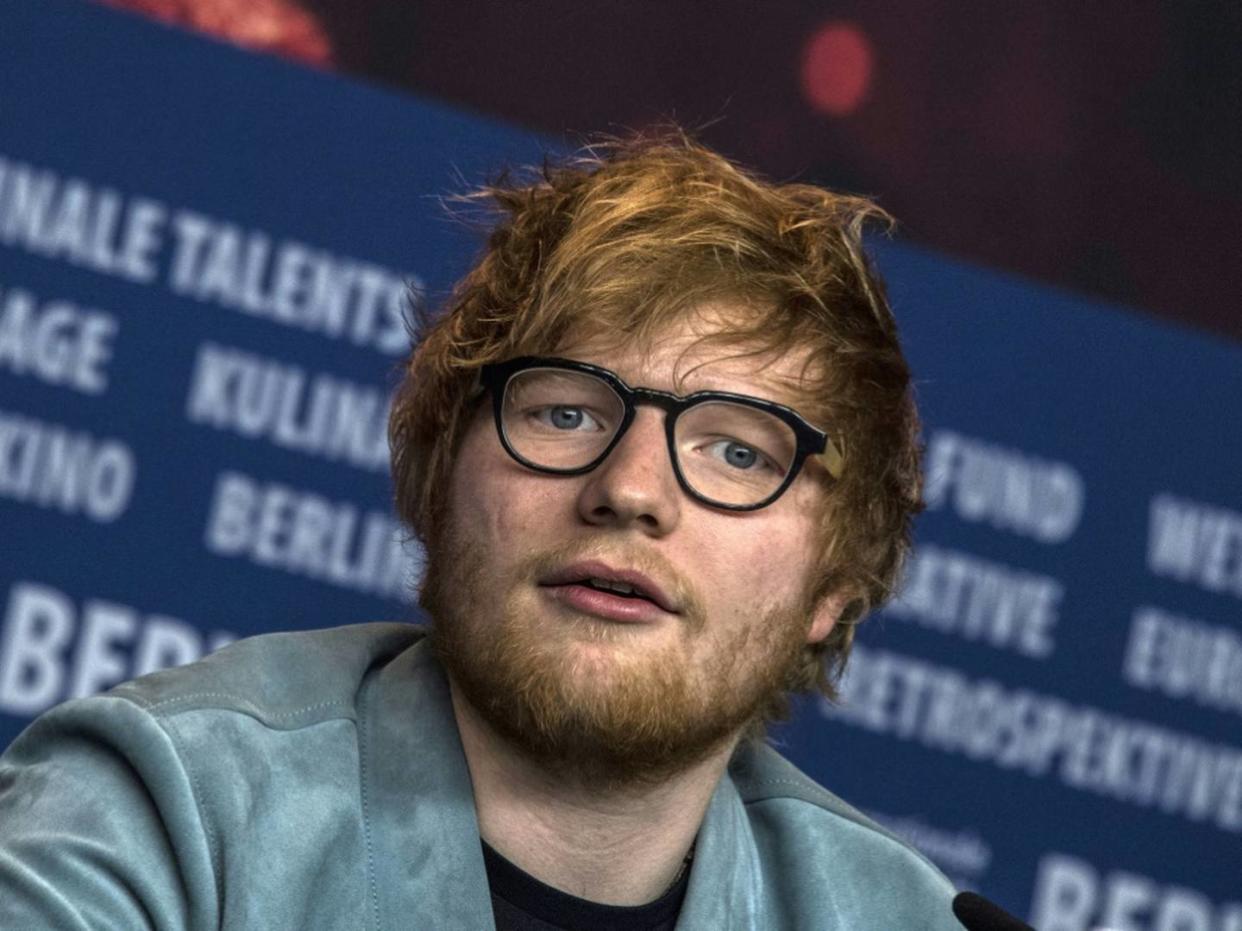 Ed Sheeran gibt England-Stars Privatkonzert