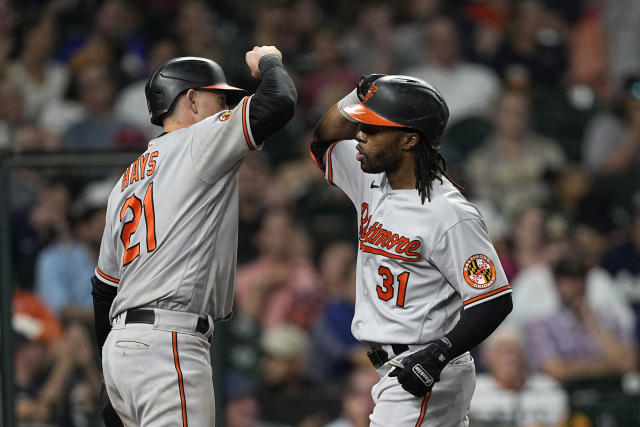 Mullins gives Orioles the lead with clutch three-run homer in top of ninth  vs. Astros