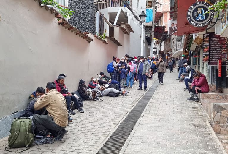 Protestas en Perú luego de que se agotaran los tickets para la ciudadela inca. (Photo by Jesus TAPIA / AFP)