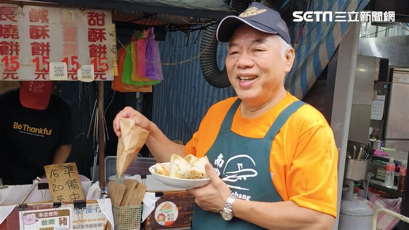 南機場夜市晚上84攤、白天15攤，光是獲得「必比登」餐盤推薦的店家，就高達6家！理事長林督欽熱情推薦，美食密度高得相當驚人！（圖／《阿鴻の美食散步》提供）