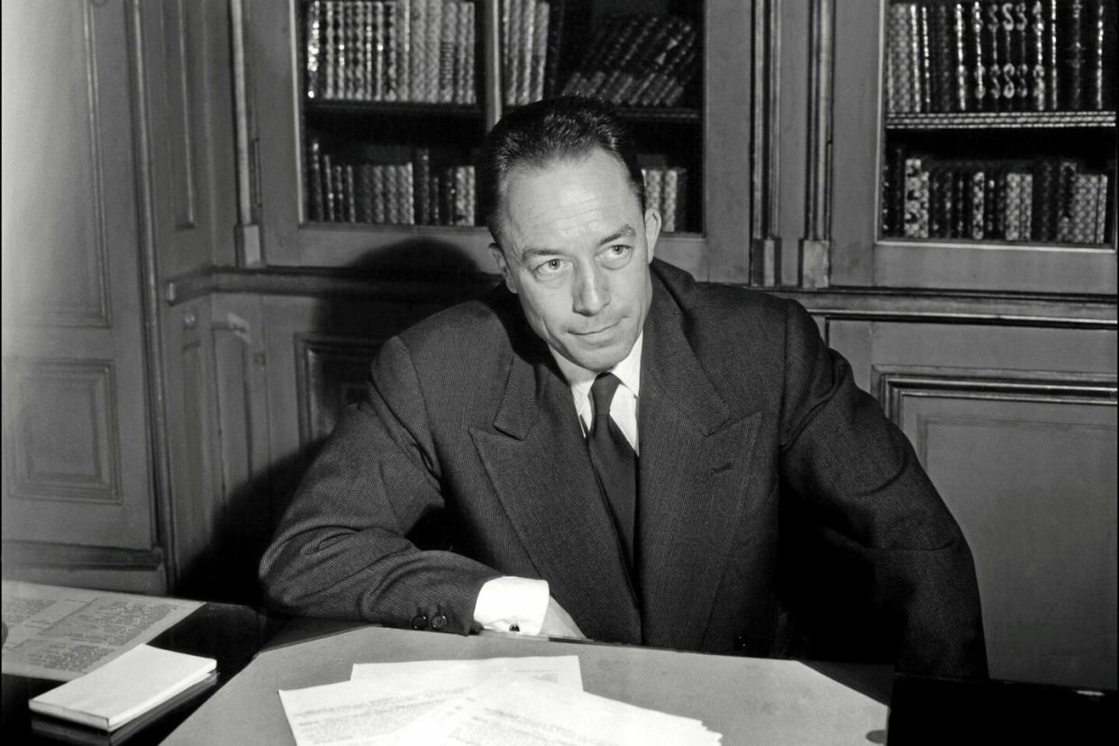 Portrait daté du 17 octobre 1957 de l'écrivain Albert Camus, à qui l'Académie suédoise venait d'attribuer le prix Nobel de littérature. (Photo AFP)  - Credit:STF / AFP