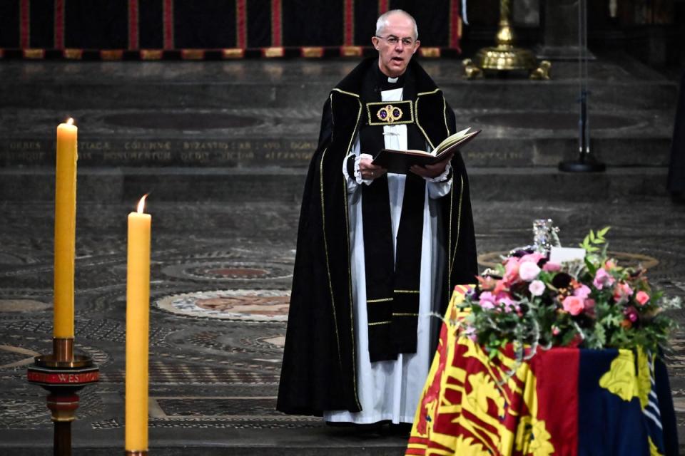 El Arzobispo de Canterbury Justin Welby da una lectura durante el Funeral de Estado de la reina Isabel II en la Abadía de Westminster el 19 de septiembre en Londres, Inglaterra (Getty Images)