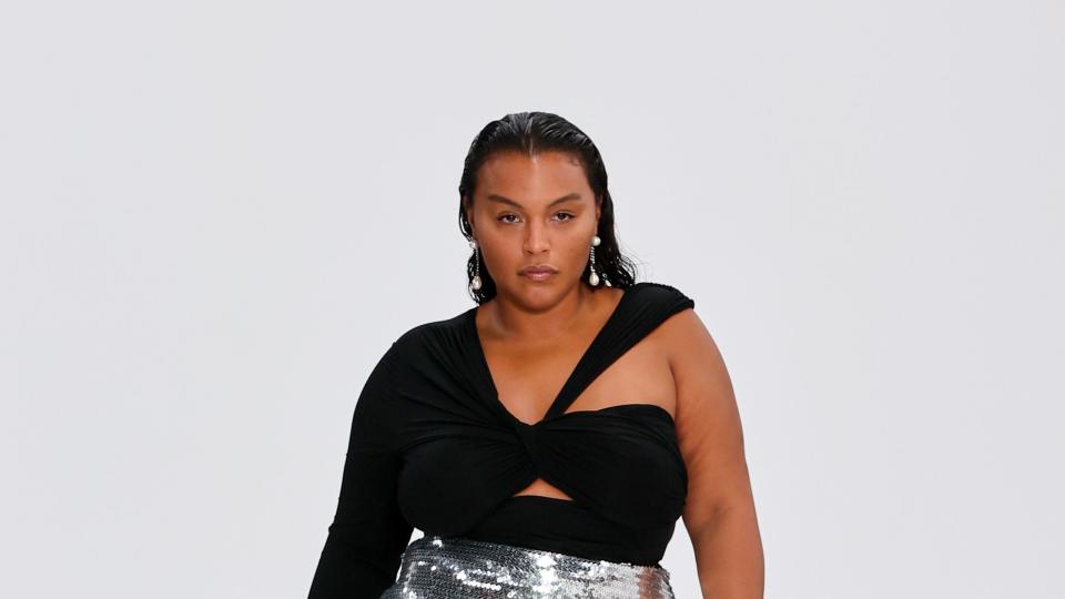 london, england september 18 paloma elsesser walks the runway at the nensi dojaka show during london fashion week september 2022 on september 18, 2022 in london, england photo by david m benettdave benettgetty images