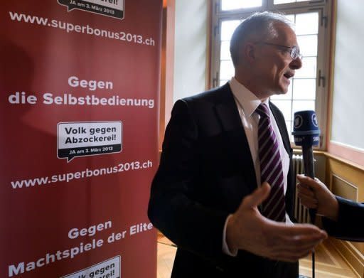 Bei dem Referendum über die Höhe von Managergehältern in der Schweiz hat sich eine deutliche Mehrheit für die Abschaffung von Bonuszahlungen und Abfindungen ausgesprochen. Initiator Thomas Minder sprach von einem "starken Signal" der Wähler