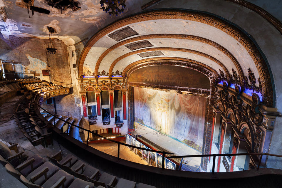 <p>In fact, photographer Matt Lambros said, “The theaters were always my favorite part of the building.” (Photo: Matt Lambros/Caters News) </p>