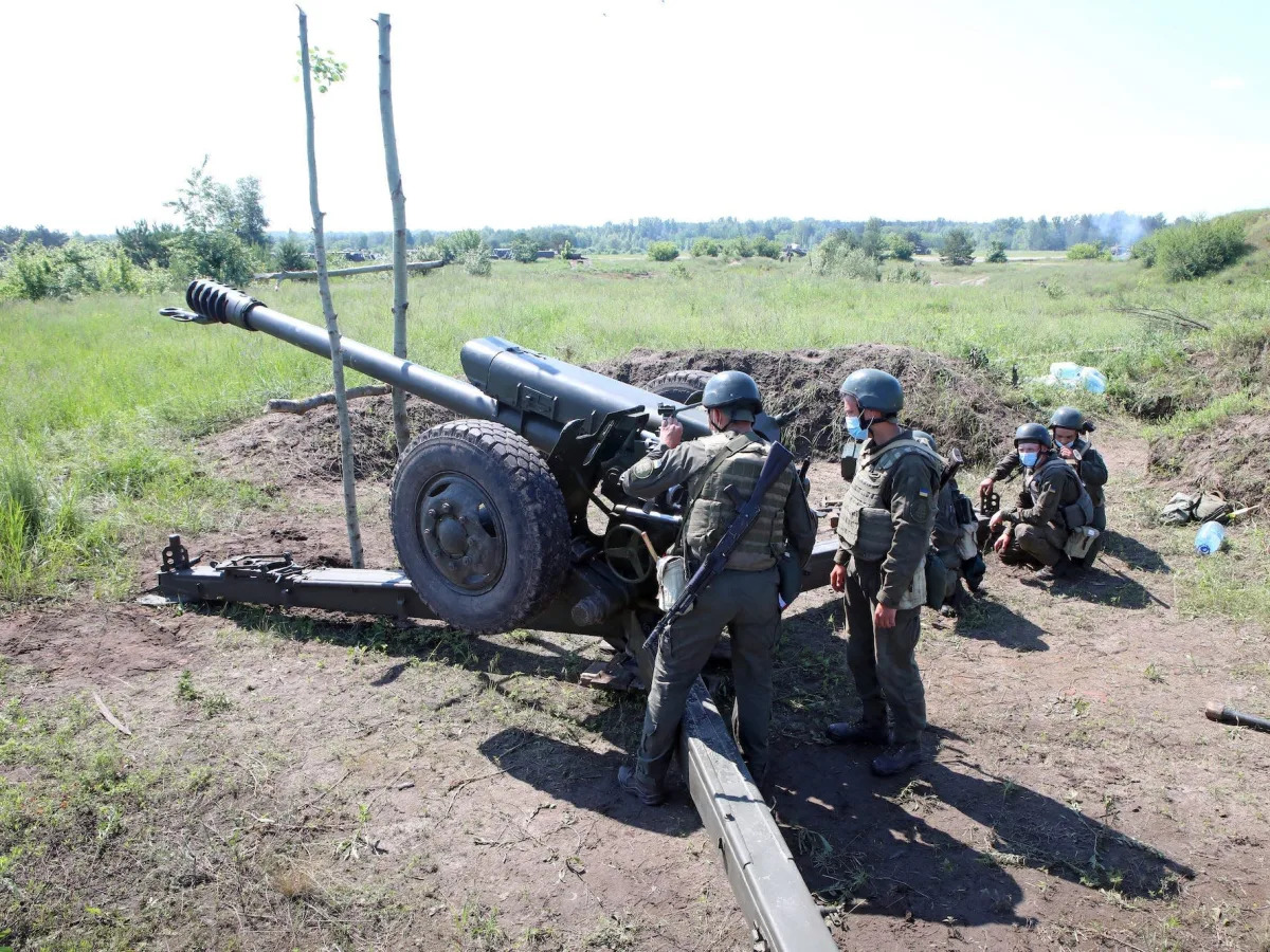 US military veterans training Ukrainian frontline troops say NATO's artillery an..